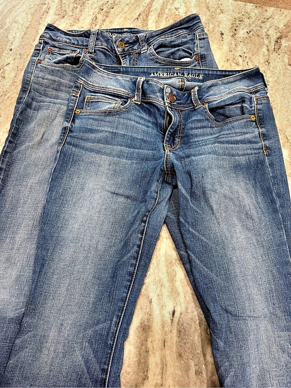 2 for 20!! American Eagle Super Stretch straight and kick boot Jeans Size 8